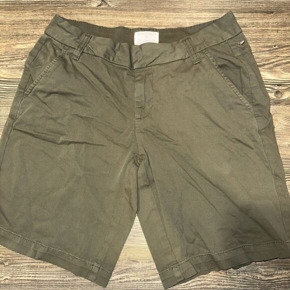 Caslon Womens Shorts Size 4. Green In Color. NWOT. 12 - Picture 1 of 8